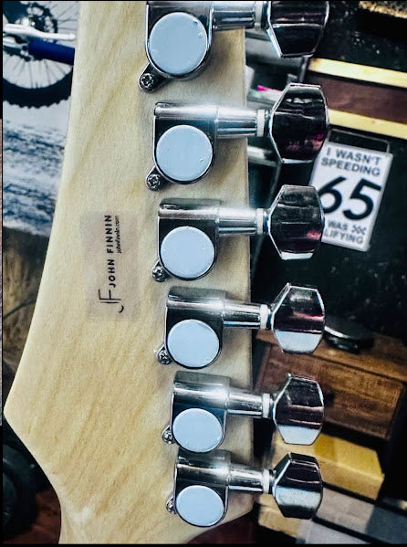 electric guitar with paddle effect new with soft case belt and cable